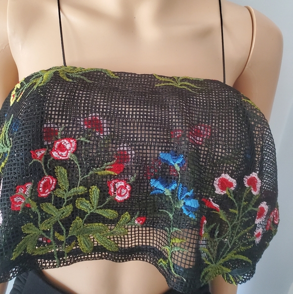 Vone Knit Embroidered Cropped Top Size Small NWT - Picture 7 of 13